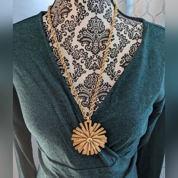Vintage Monet ☀️ Sunburst Starburst Medallion Necklace - Picture 7 of 16